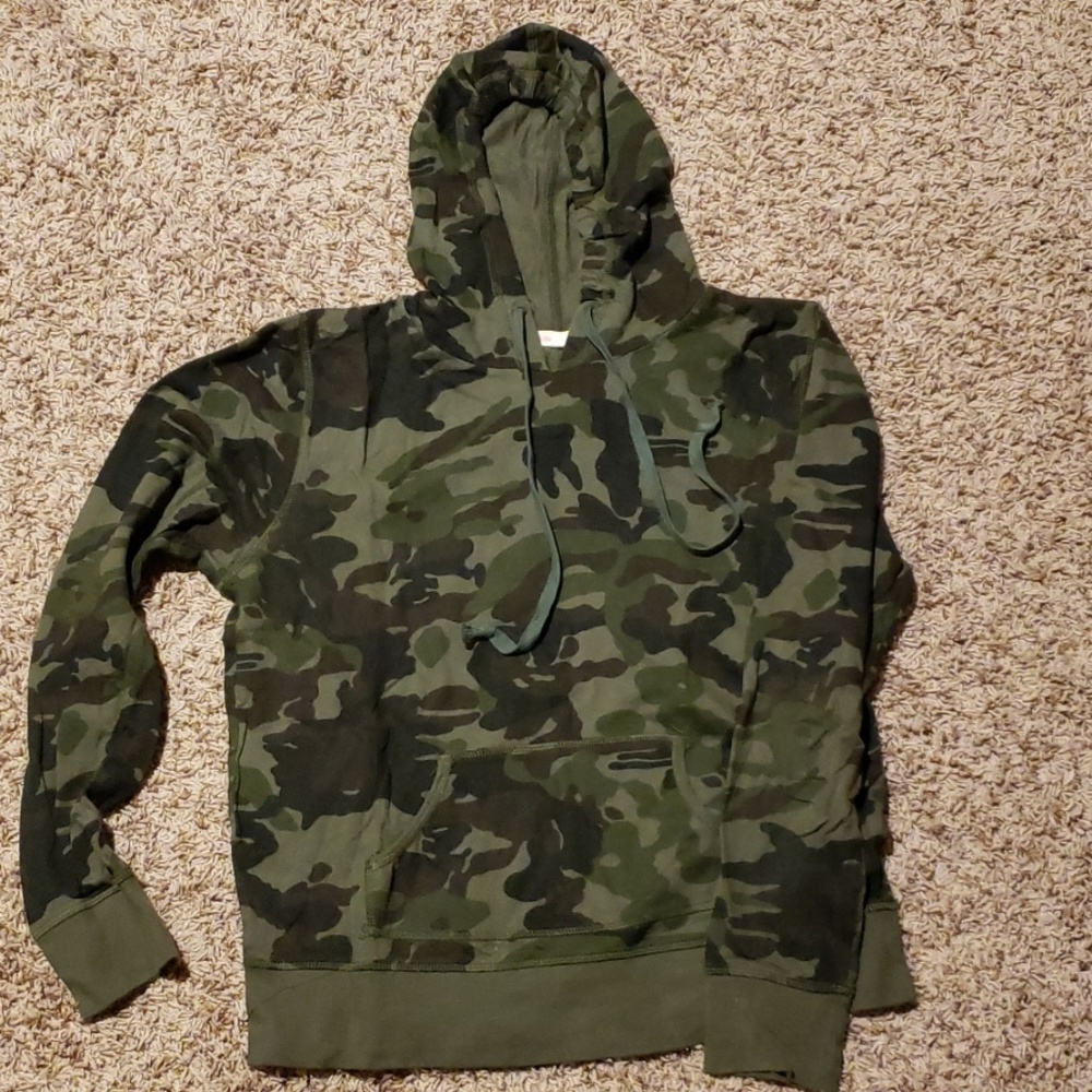 Camo Sweatshirt/Hoodie